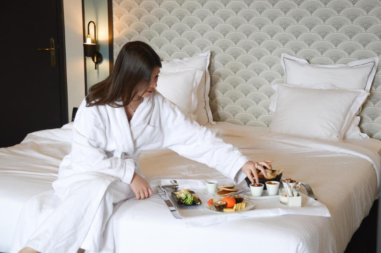 Le Palace De Menthon Εξωτερικό φωτογραφία Room service