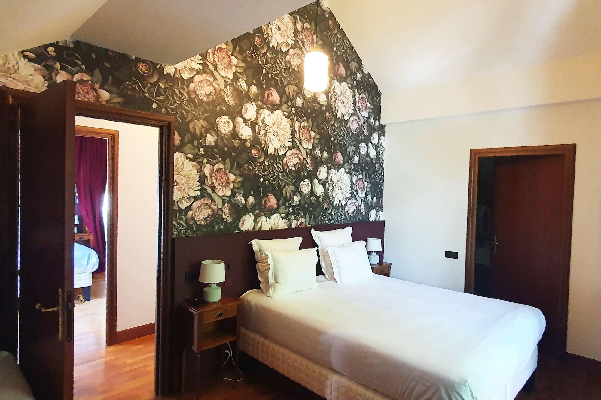 Le Palace De Menthon Εξωτερικό φωτογραφία A bedroom at the hotel