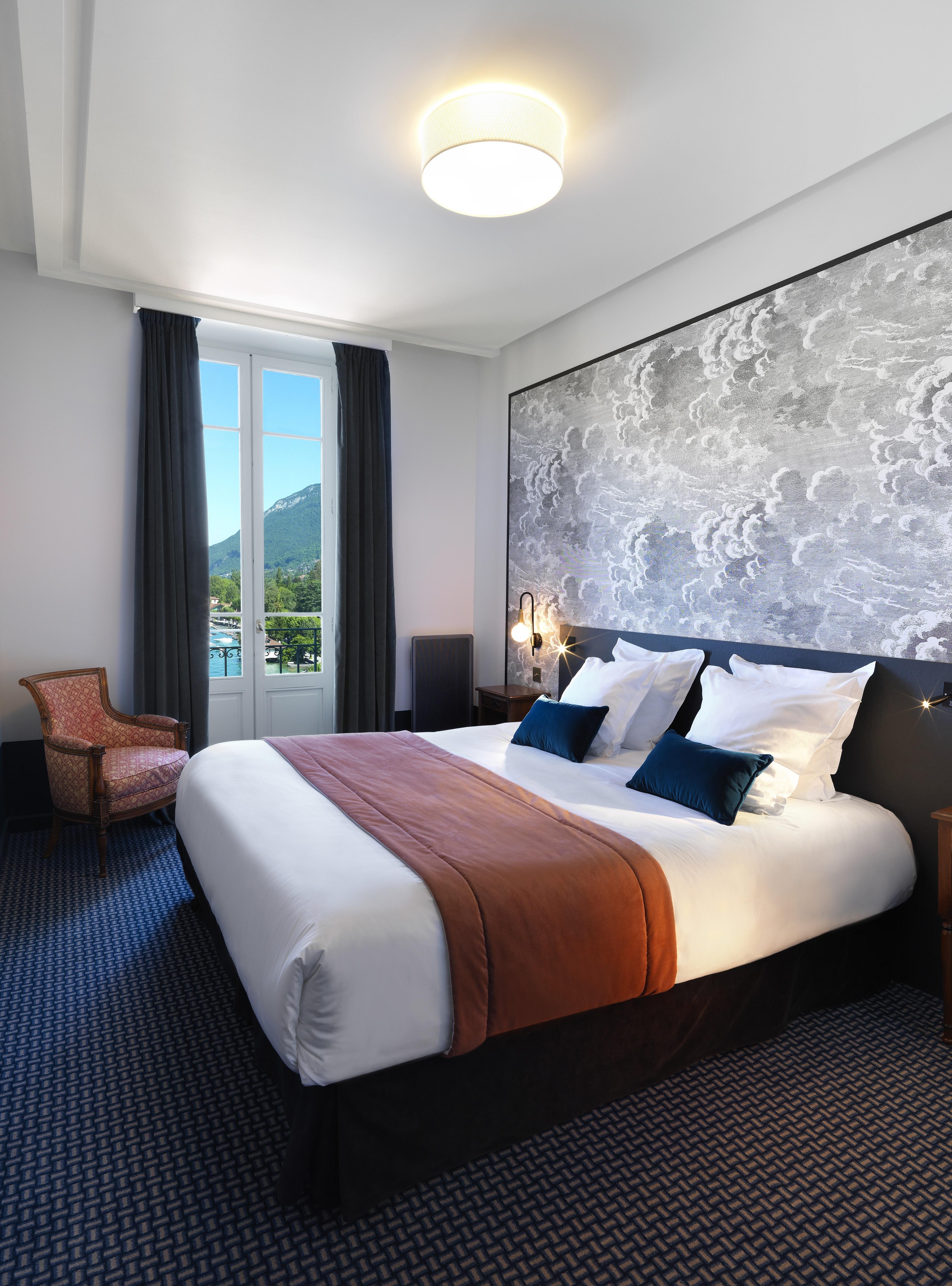 Le Palace De Menthon Εξωτερικό φωτογραφία A room at the hotel