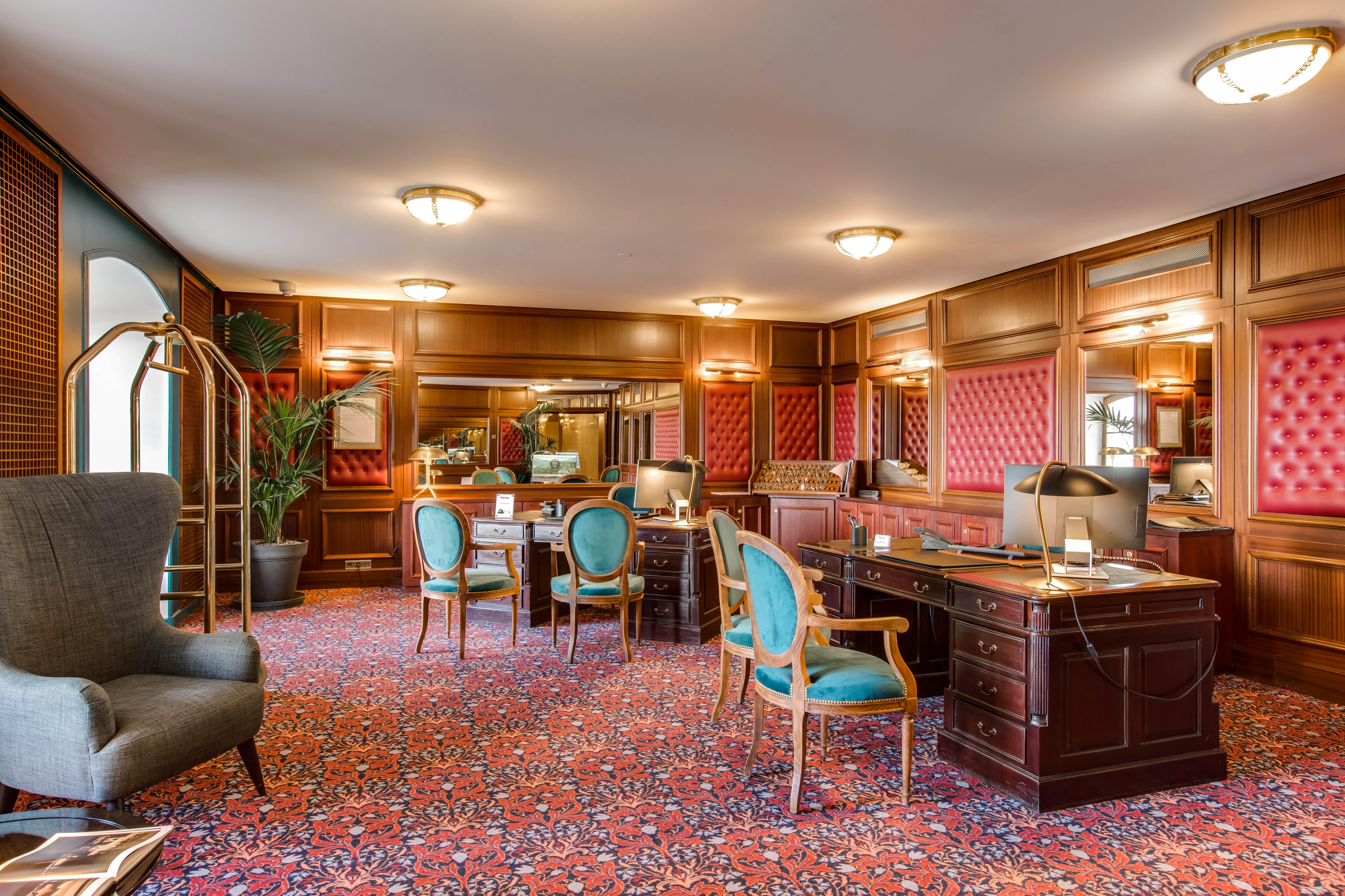 Le Palace De Menthon Εξωτερικό φωτογραφία The hotel's lobby