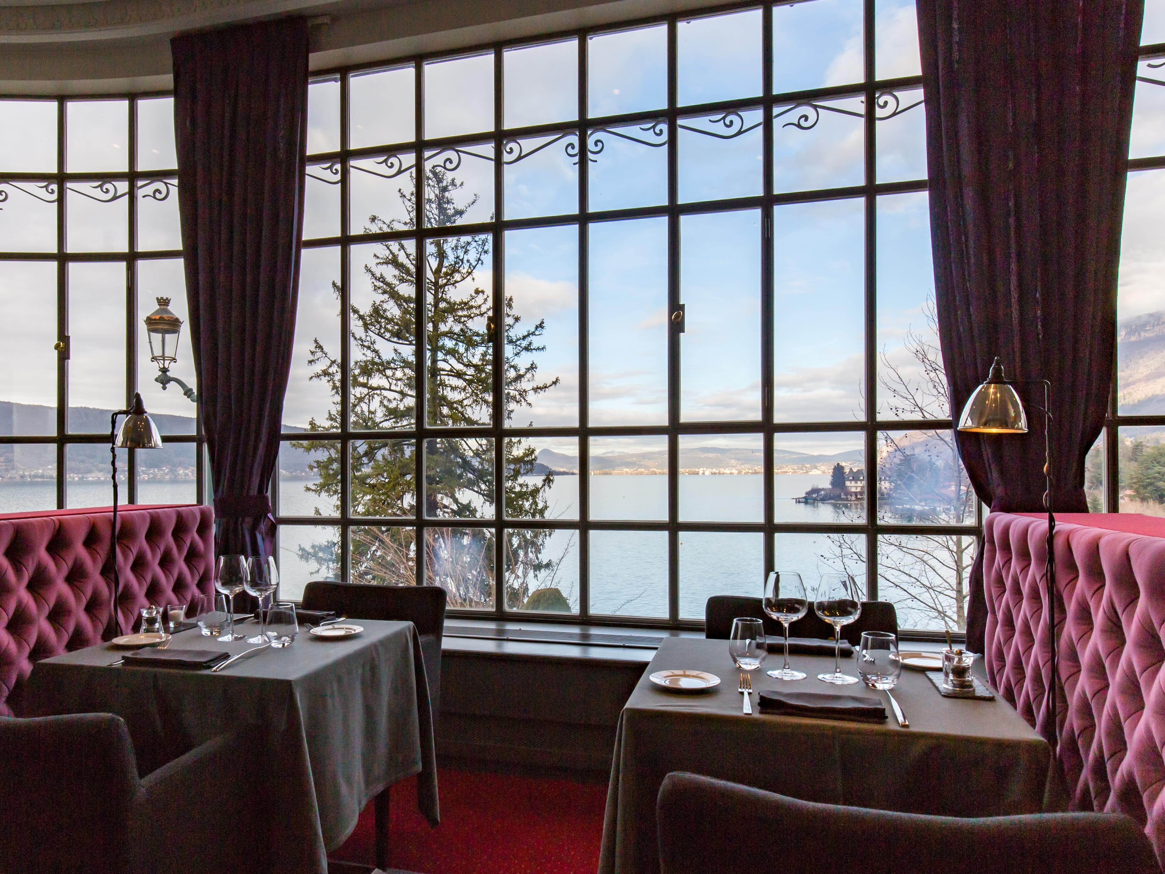 Le Palace De Menthon Εξωτερικό φωτογραφία Restaurant