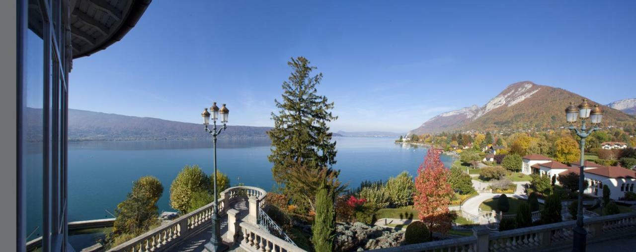 Le Palace De Menthon Εξωτερικό φωτογραφία View of the lake from the town
