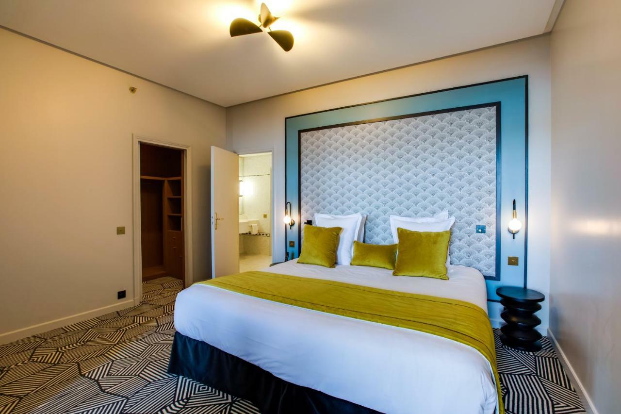 Le Palace De Menthon Εξωτερικό φωτογραφία A bedroom at the hotel