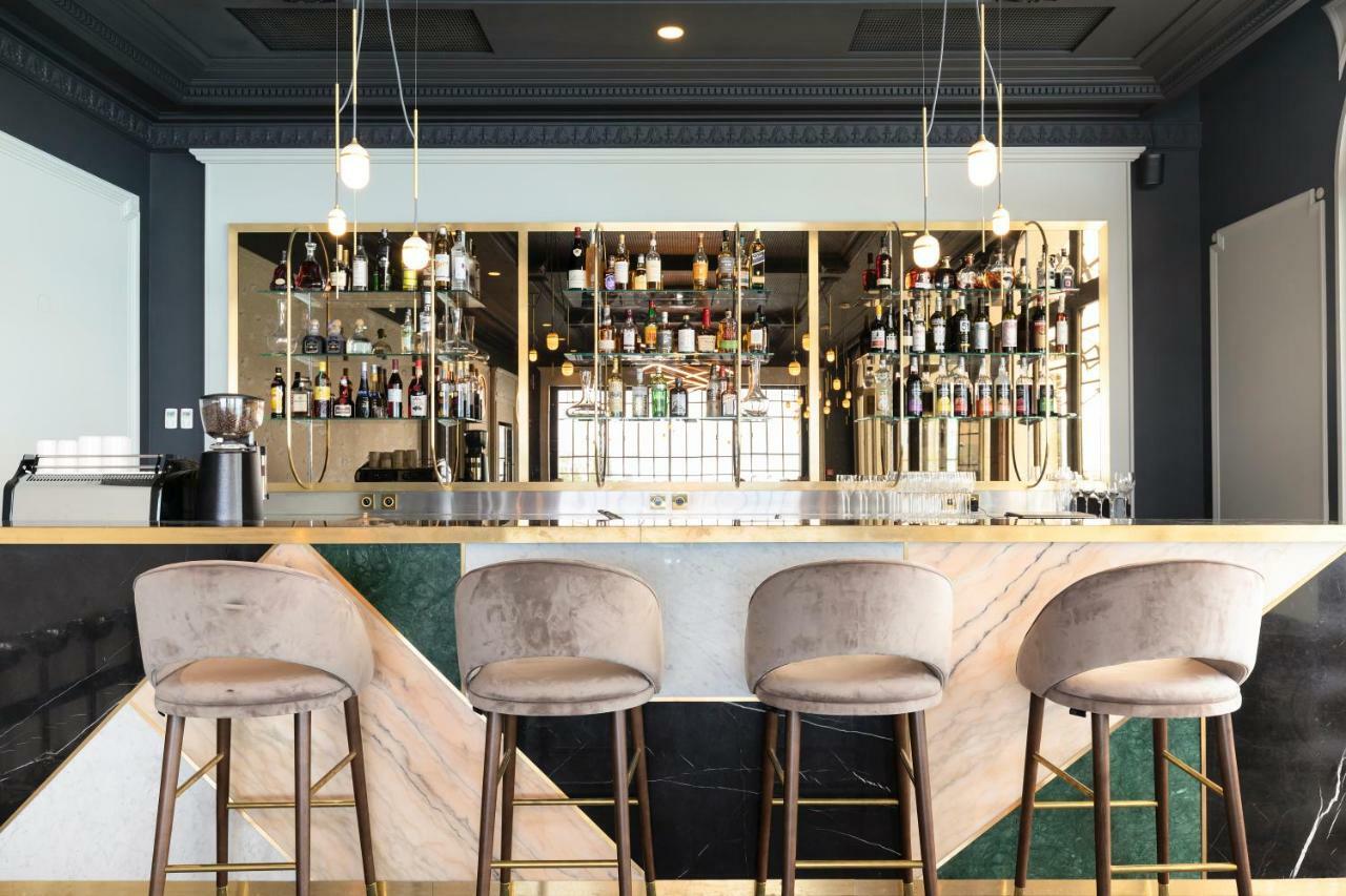 Le Palace De Menthon Εξωτερικό φωτογραφία The bar at the 2018 edition of the World Economic Forum