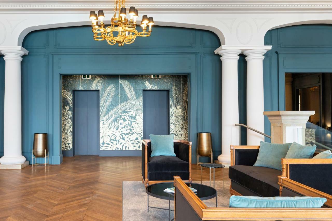 Le Palace De Menthon Εξωτερικό φωτογραφία The lobby of the hotel